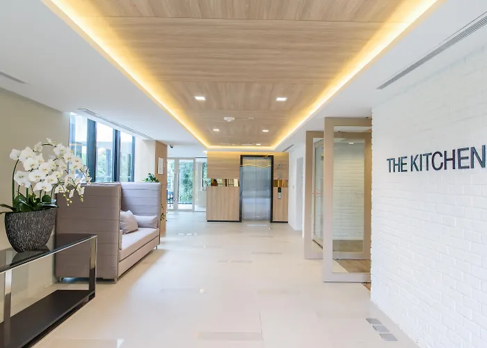 Alix Hotel
